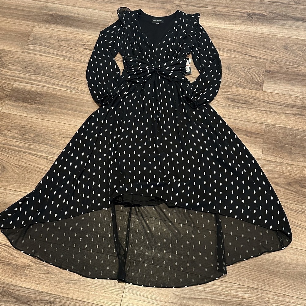 NWT! Betsy & Adam Black and White Long Sleeve Chiffon Hi Low Dress Size 6 - Picture 5 of 15